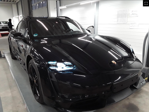 Porsche Taycan Turbo Sport Turismo in Jet Black Metallic MY2023