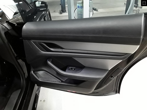 Porsche Taycan Turbo Sport Turismo in Jet Black Metallic MY2023