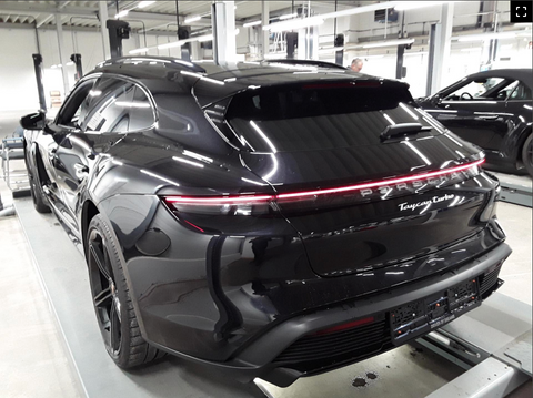 Porsche Taycan Turbo Sport Turismo in Jet Black Metallic MY2023