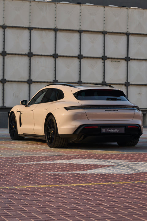 Porsche Taycan GTS Sport Turismo in Coffee Beige Metallic MY2023