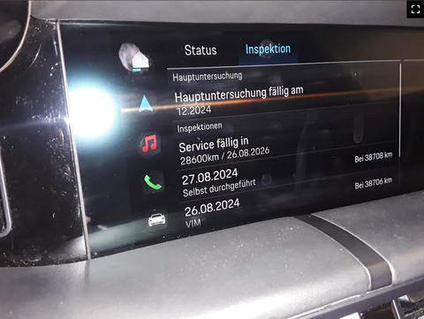 Porsche Taycan Sport Limousine in Carrara White Metallic MY 2022