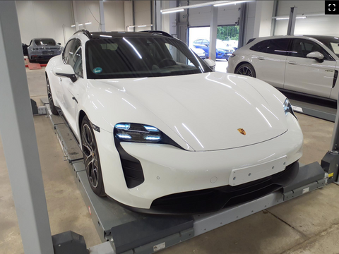 Porsche Taycan GTS Sport Turismo in white MY2023