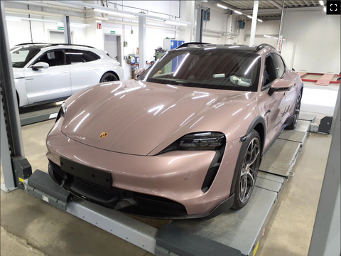 Porsche Taycan Turbo S Cross Turismo in Frozen Berry Metallic MY2022