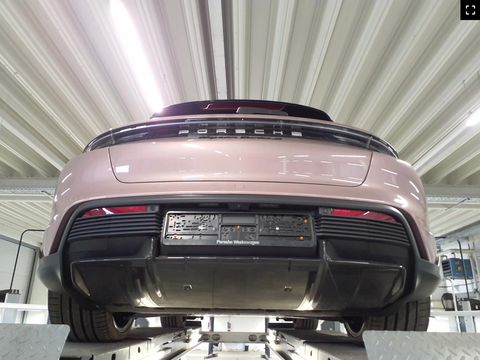 Porsche Taycan Turbo S Cross Turismo in Frozen Berry Metallic MY2022