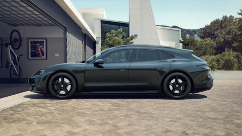 Porsche Taycan Turbo Sport Turismo in Jet Black Metallic MY2023