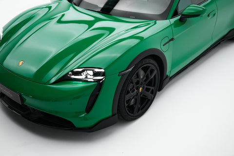 Porsche Taycan Turbo Cross Turismo in PTS Viper Green MY2022