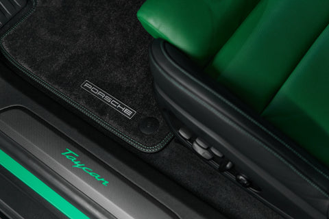 Porsche Taycan Turbo Cross Turismo in PTS Viper Green MY2022