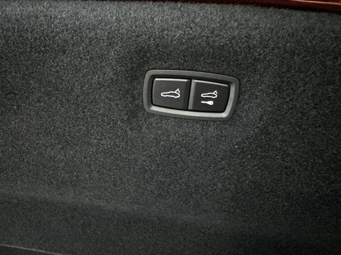 Porsche Taycan Sport Limousine in Cherry Metallic MY2022