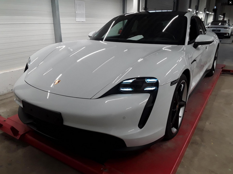 Porsche Taycan Sport Limousine in Carrara White Metallic MY 2022