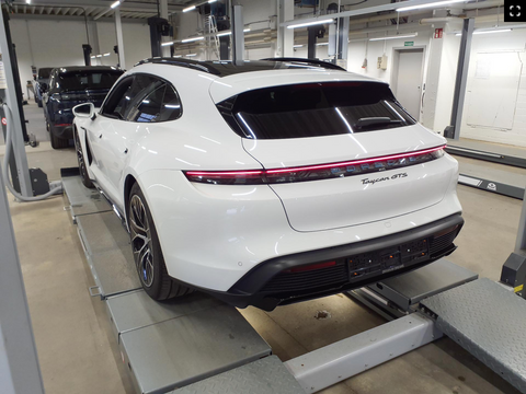Porsche Taycan GTS Sport Turismo in white MY2023