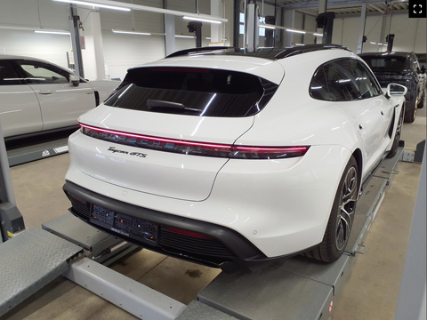 Porsche Taycan GTS Sport Turismo in white MY2023
