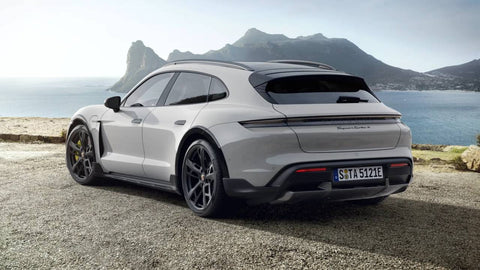 Porsche Taycan Turbo S Cross Turismo in Crayon aka. Chalk MY2023