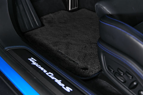 Porsche Taycan Turbo S Cross Turismo in PTS Voodoo Blue MY2022