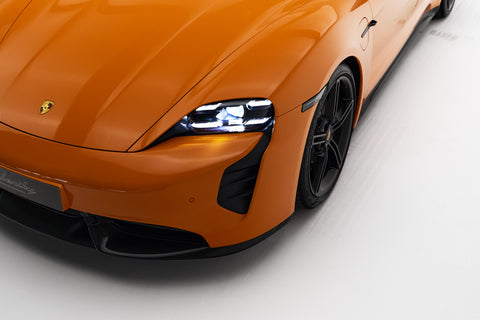 Porsche Taycan Turbo Sport Limousine in PTS Pastelorange MY2023