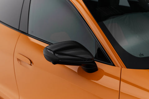 Porsche Taycan Turbo Sport Limousine in PTS Pastelorange MY2023