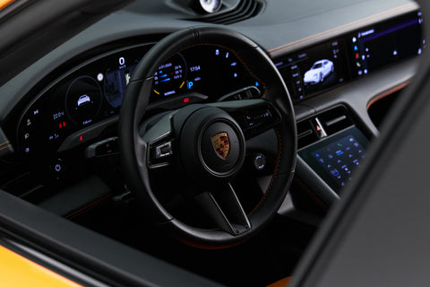 Porsche Taycan Turbo Sport Limousine in PTS Pastelorange MY2023